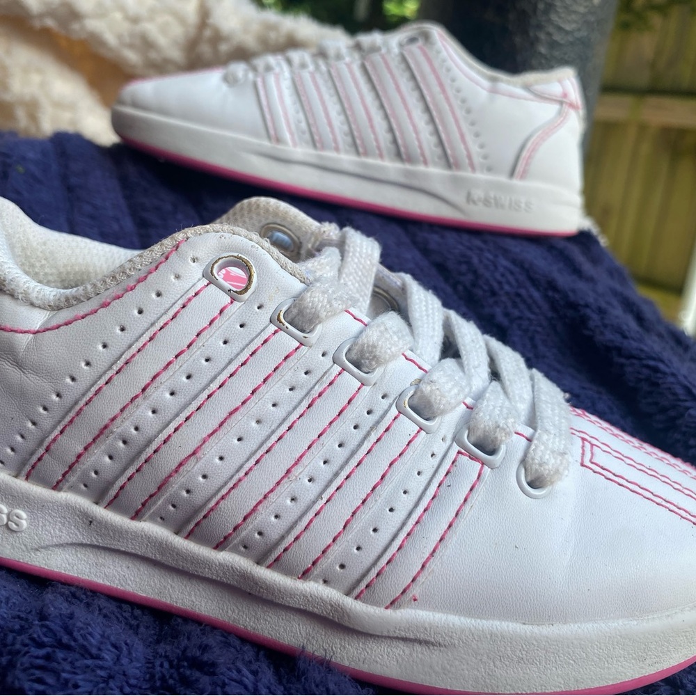 K-Swiss White and Pink Sneakers Classic Design